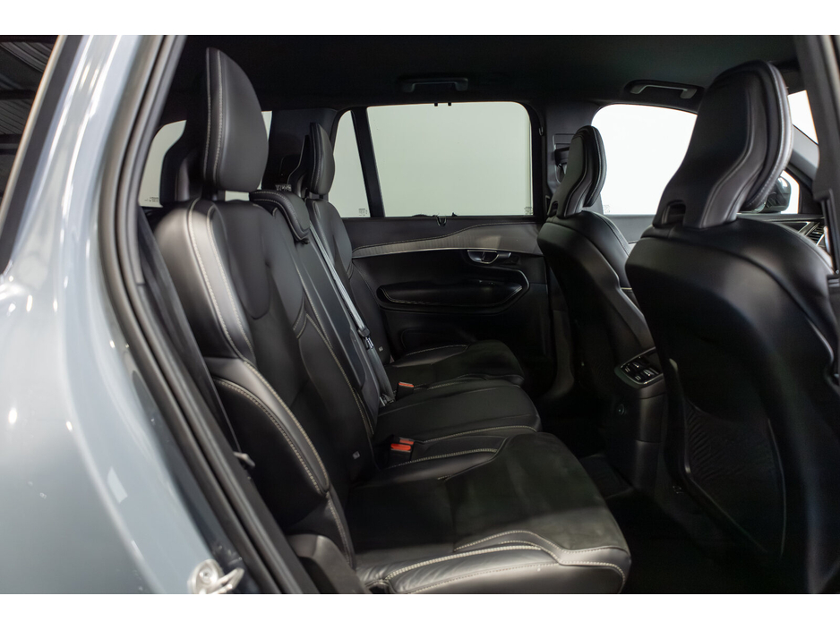 2022 Volvo XC90 PHEV T8 (390hp) R-Design AWD €59,950