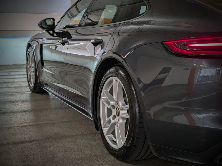 2018 Porsche Panamera - image 16