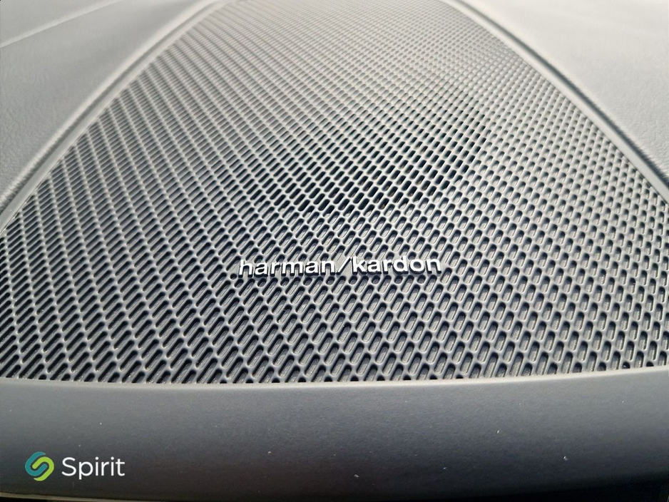 2021 Volvo XC60 - image 10