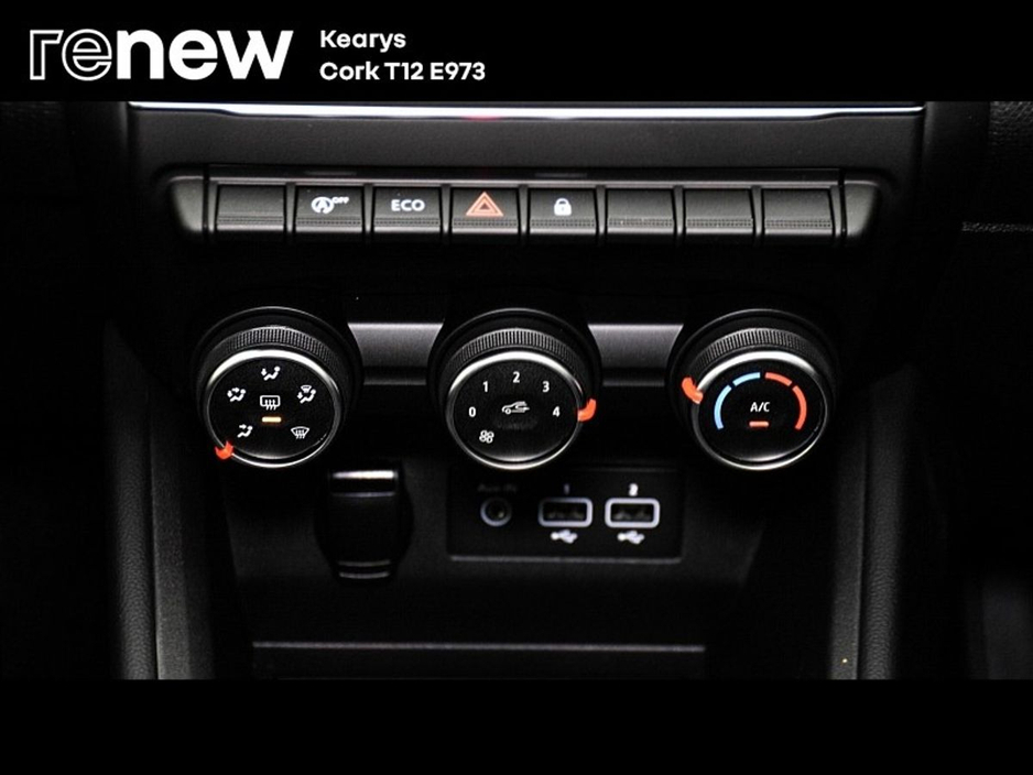 2022 Renault Clio - image 17