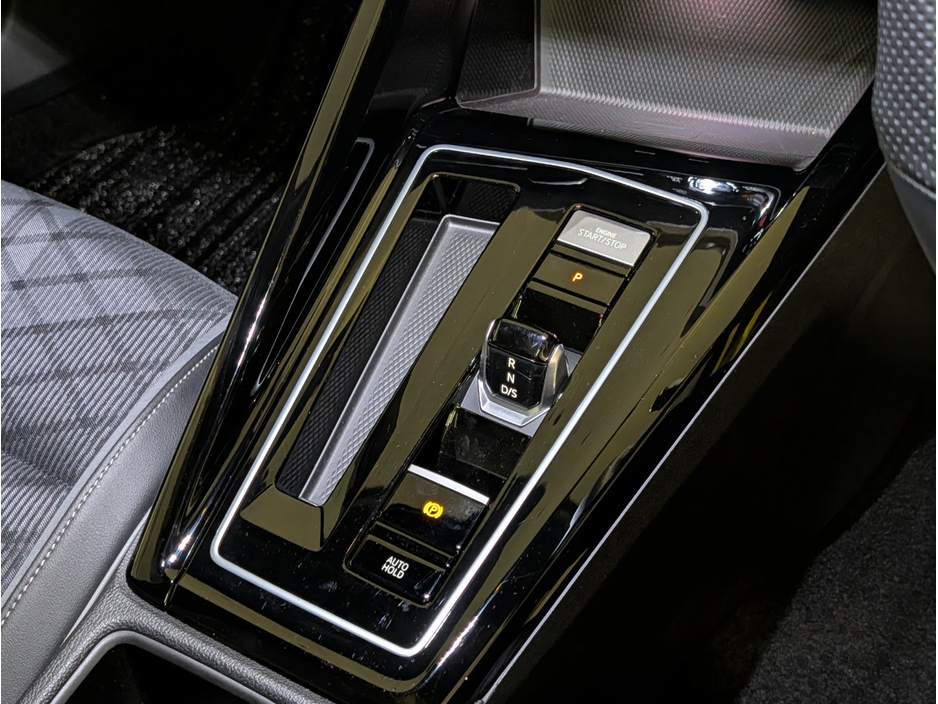 2024 Volkswagen Golf - image 20