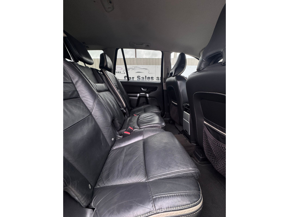 2011 Volvo XC90 - image 28