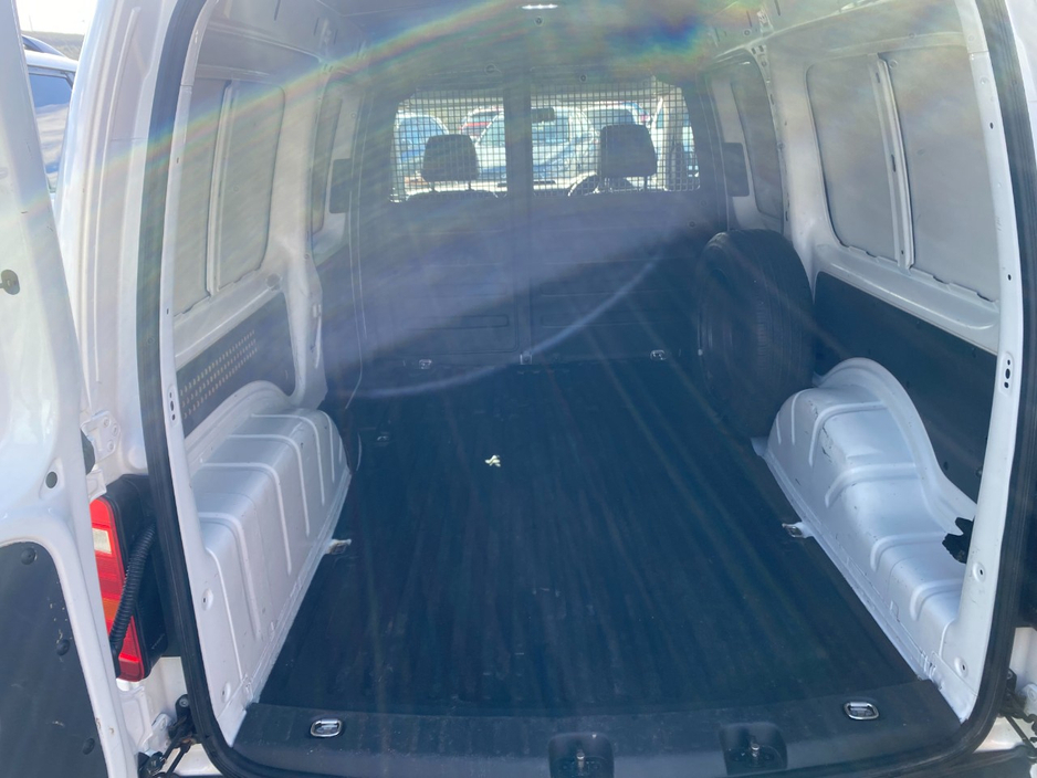 2019 Volkswagen Caddy - image 5