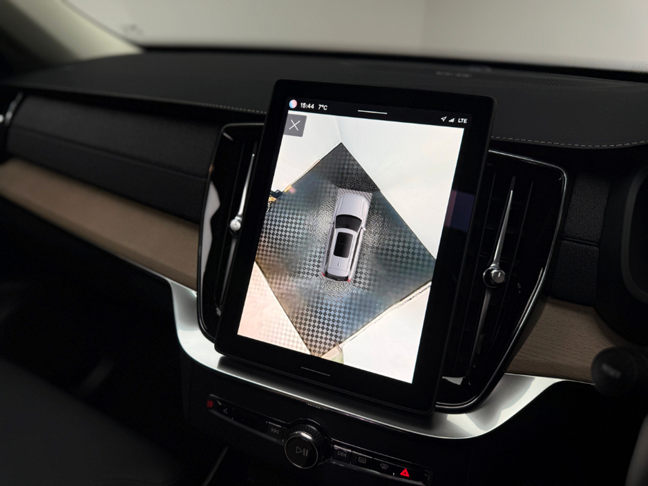 2025 Volvo XC90 PLUS T8 RECHARGE 2.0 PHEV AWD *7 SEATER* €81,990