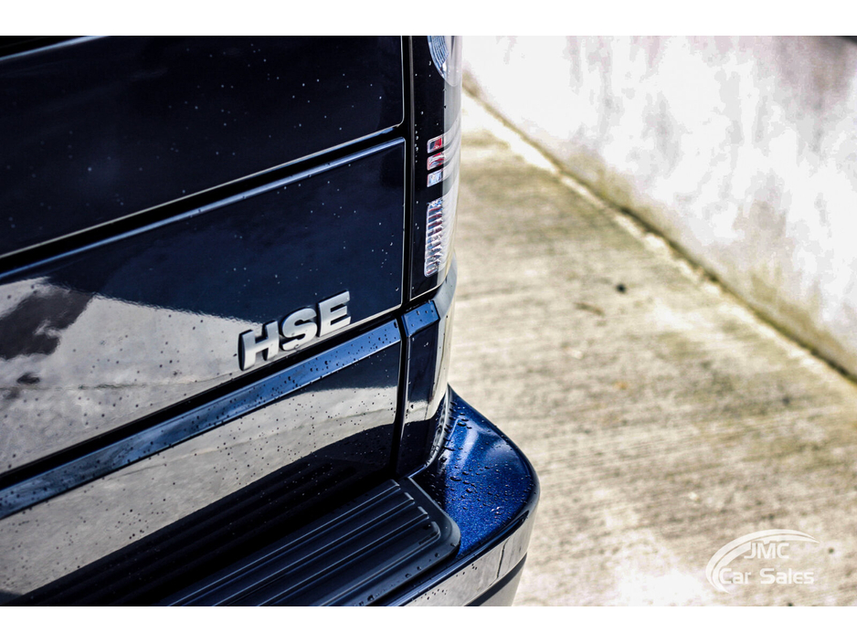 2014 Land Rover Discovery - image 11