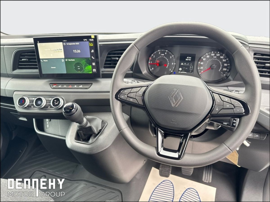 2026 Renault Master - image 2