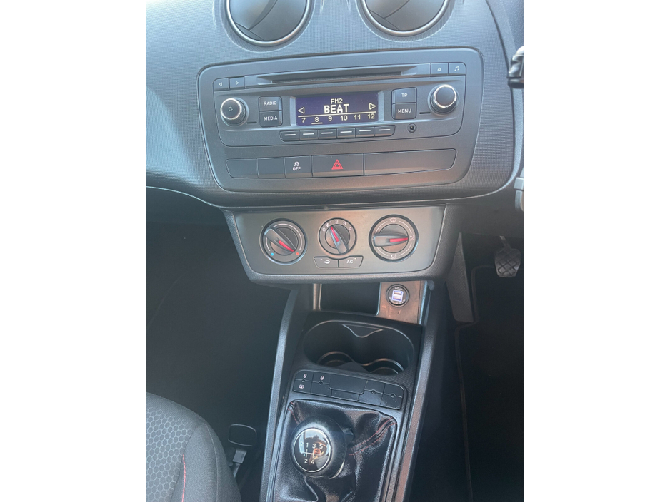 2014 SEAT Ibiza - image 8