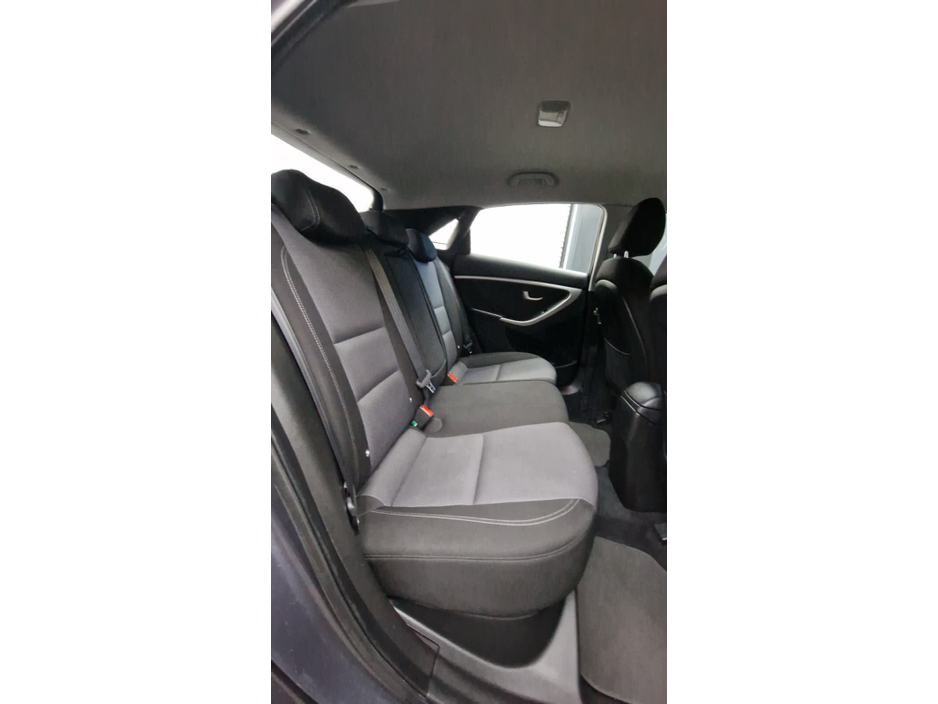 2016 Hyundai i30 - image 8