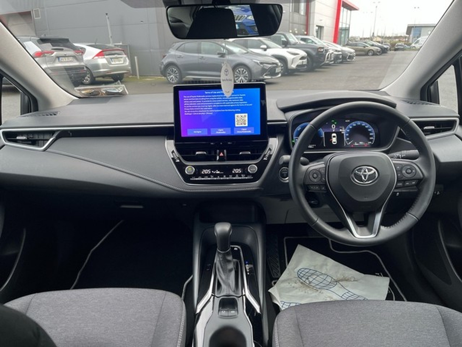 2025 Toyota Corolla COROLLA SALOON LUNA €31,950