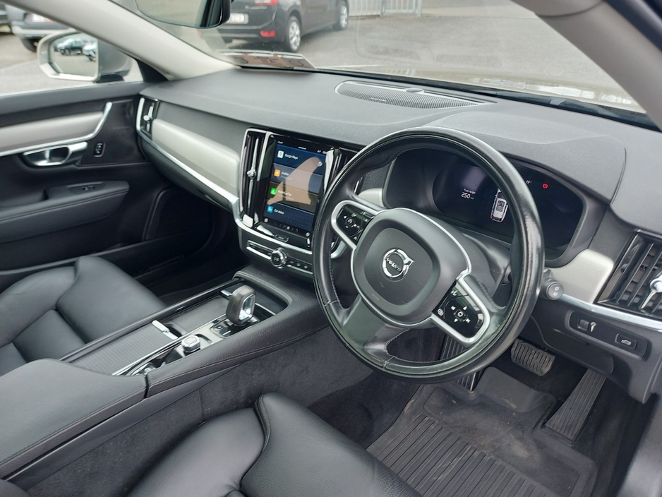 2021 Volvo V90 - image 19