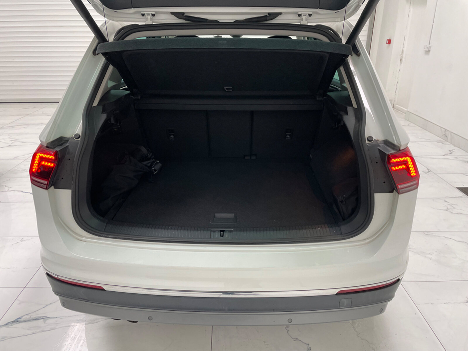 2019 Volkswagen Tiguan - image 8