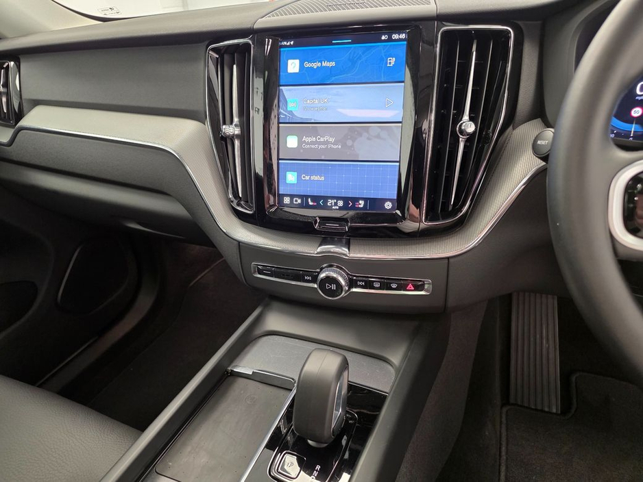 2025 Volvo XC60 - image 11