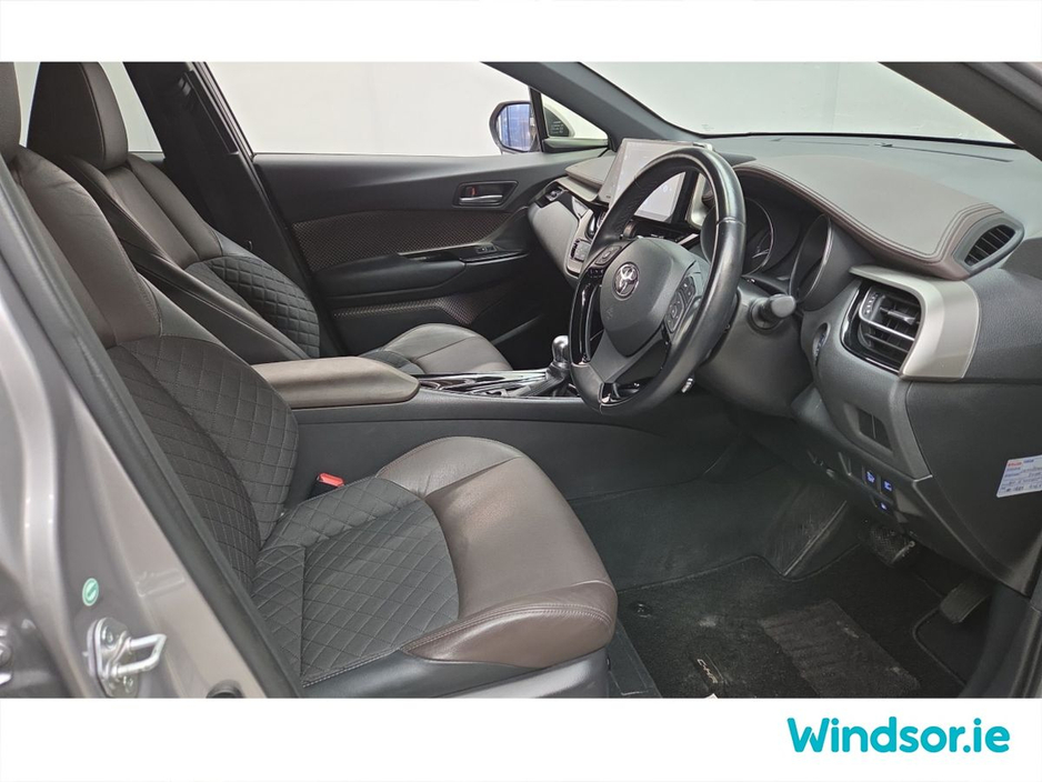 2017 Toyota C-HR - image 10