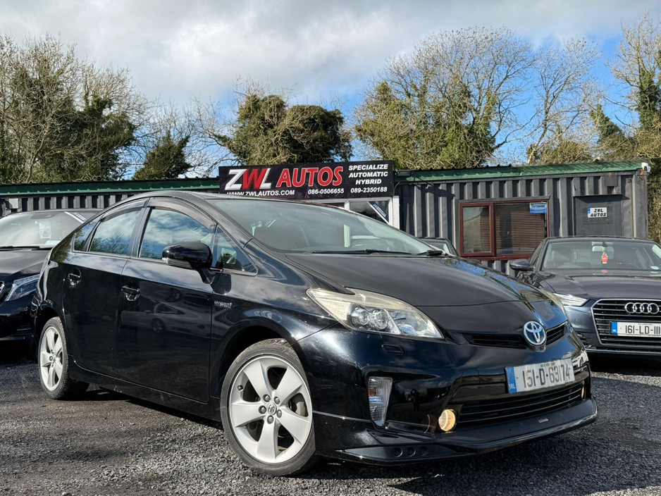 2015 Toyota Prius - image 2