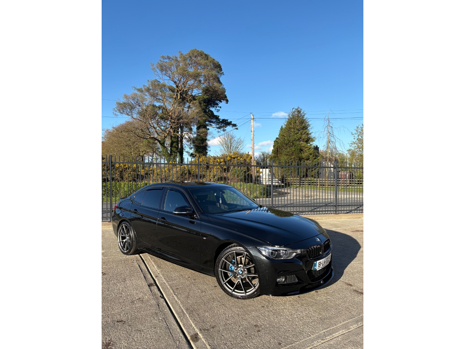 2018 BMW 3 Series - image 3