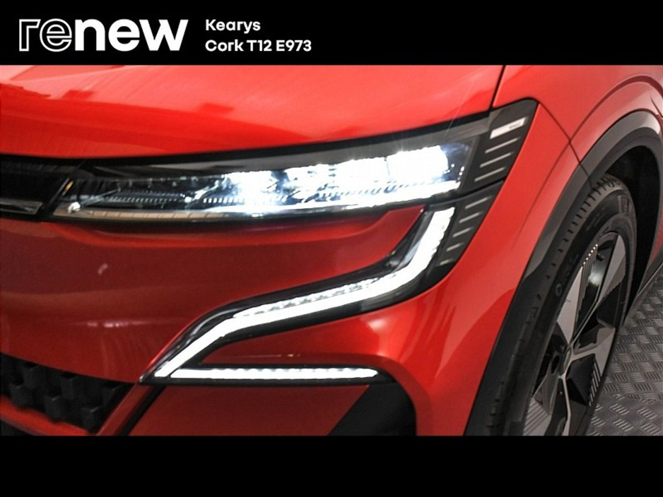 2023 Renault Megane E-Tech - image 15