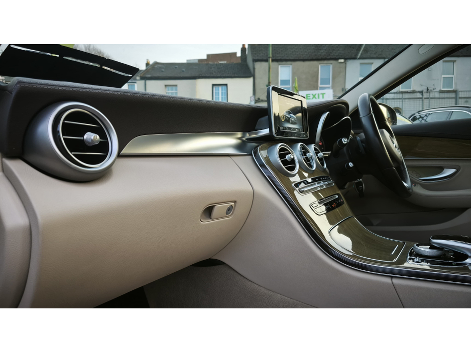 2016 Mercedes-Benz C Class - image 20