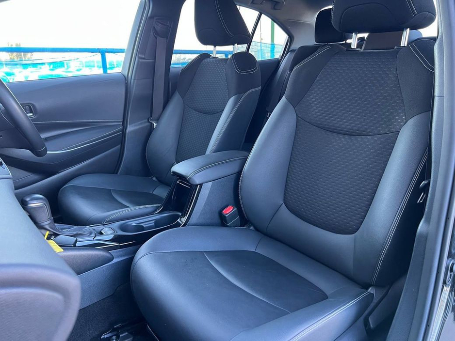 2023 Toyota Corolla - image 6