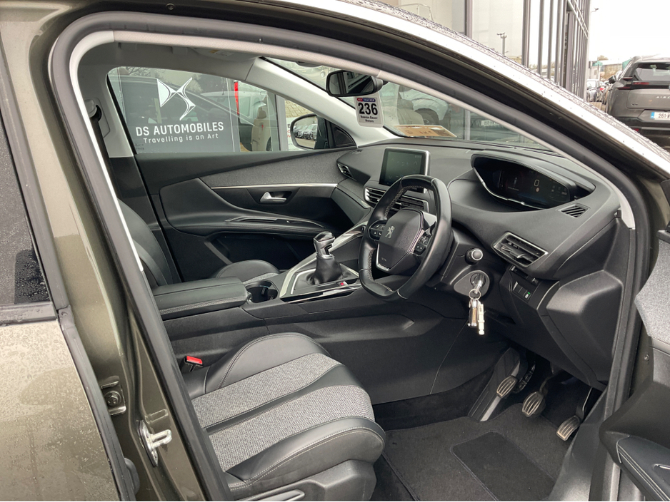 2020 Peugeot 5008 ALLURE 1.2 130 6.3 4DR €23,950