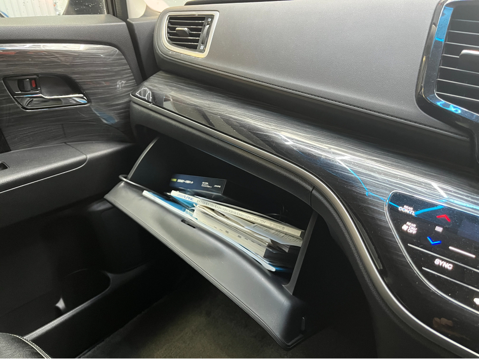 2017 Honda Odyssey €21950 2017 HONDA ODYSSEY 2.0 AUTOMATIC / CRUISE CONTROL / 360° CAMERA / AUTOMATIC DOORS / ELECTRIC HEATED SEATS AND MORE €21,950