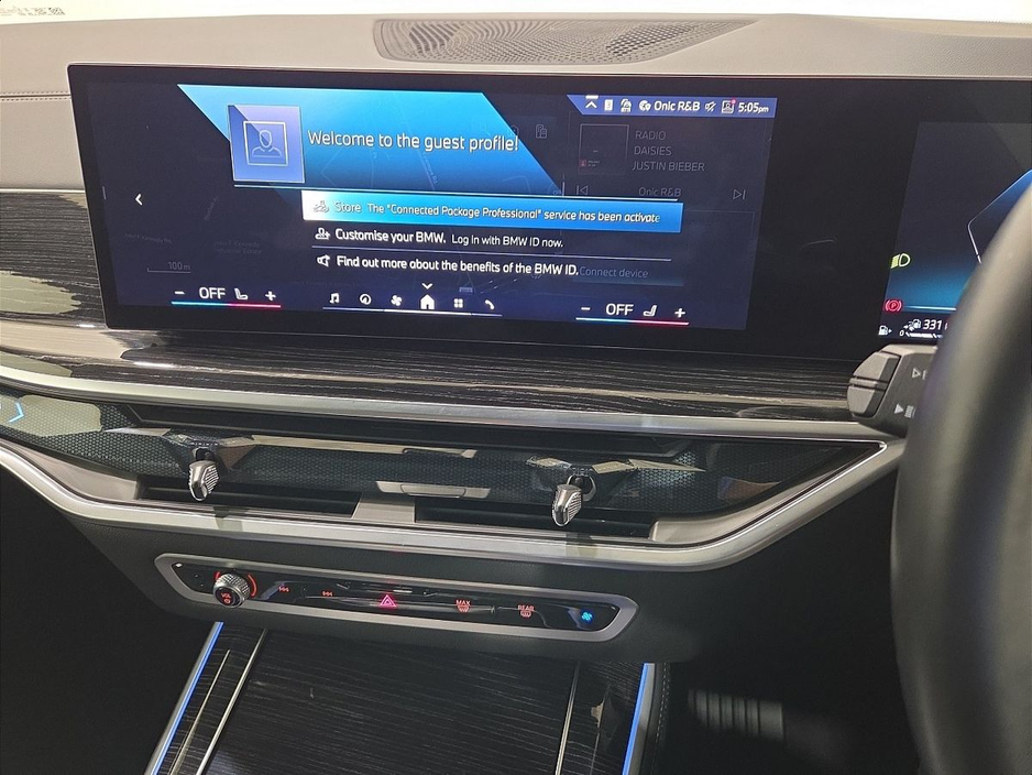 2025 BMW X5 - image 19