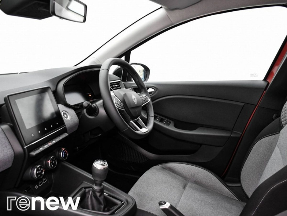 2025 Renault Clio - image 5