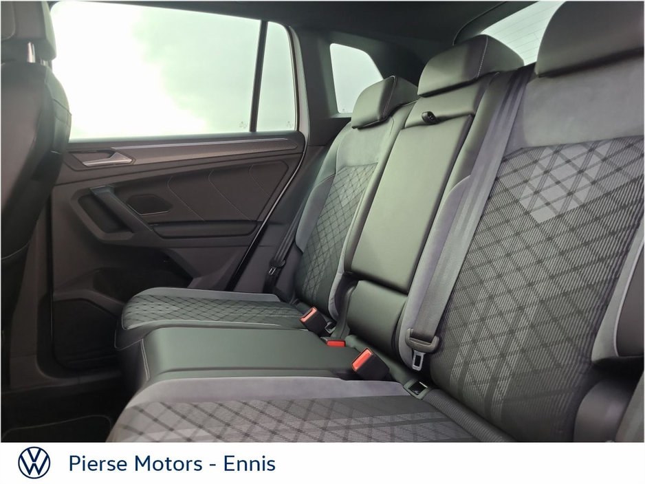 2023 Volkswagen Tiguan - image 8