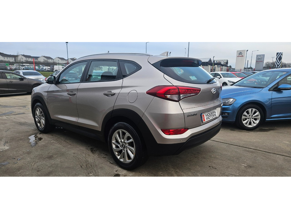 2015 Hyundai Tucson - image 4