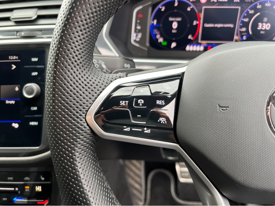 2023 Volkswagen Tiguan - image 23