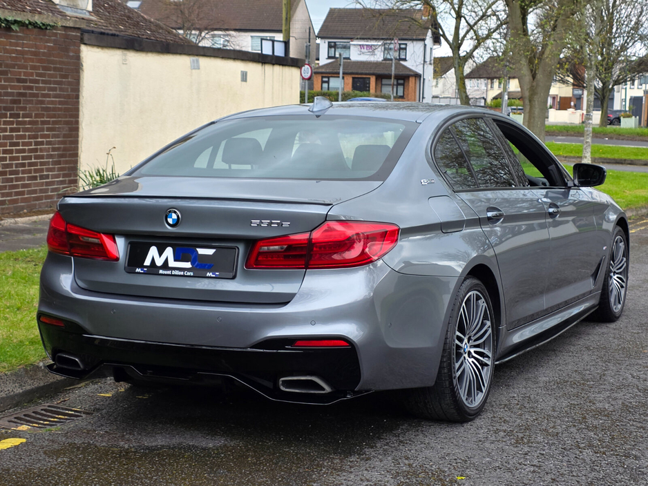 2017 BMW 5 Series - image 7