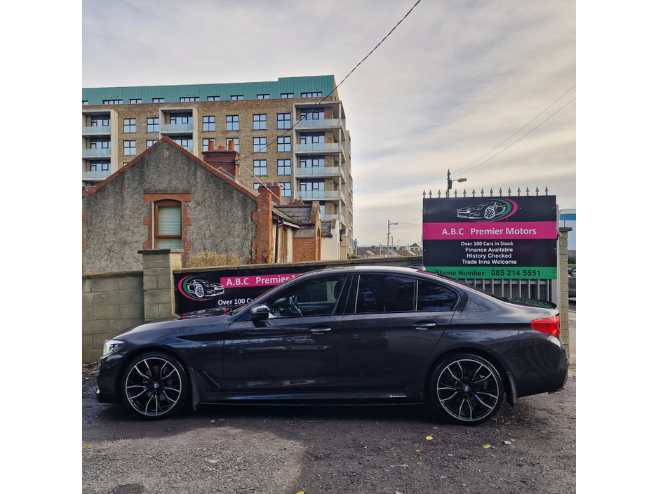 2018 BMW 5 Series - image 3