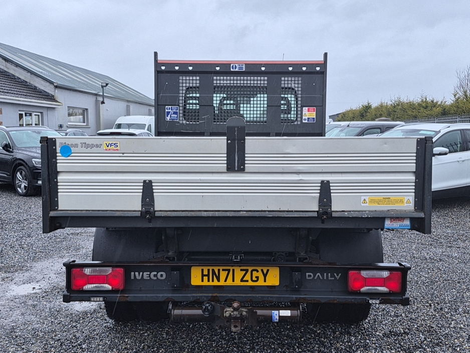 2021 Iveco Daily T35-140  Tipper with 3 seats in front and flashing beacon lights, only 39,000 miles.