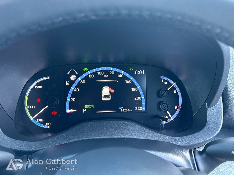 2023 Toyota Yaris Cross - image 14