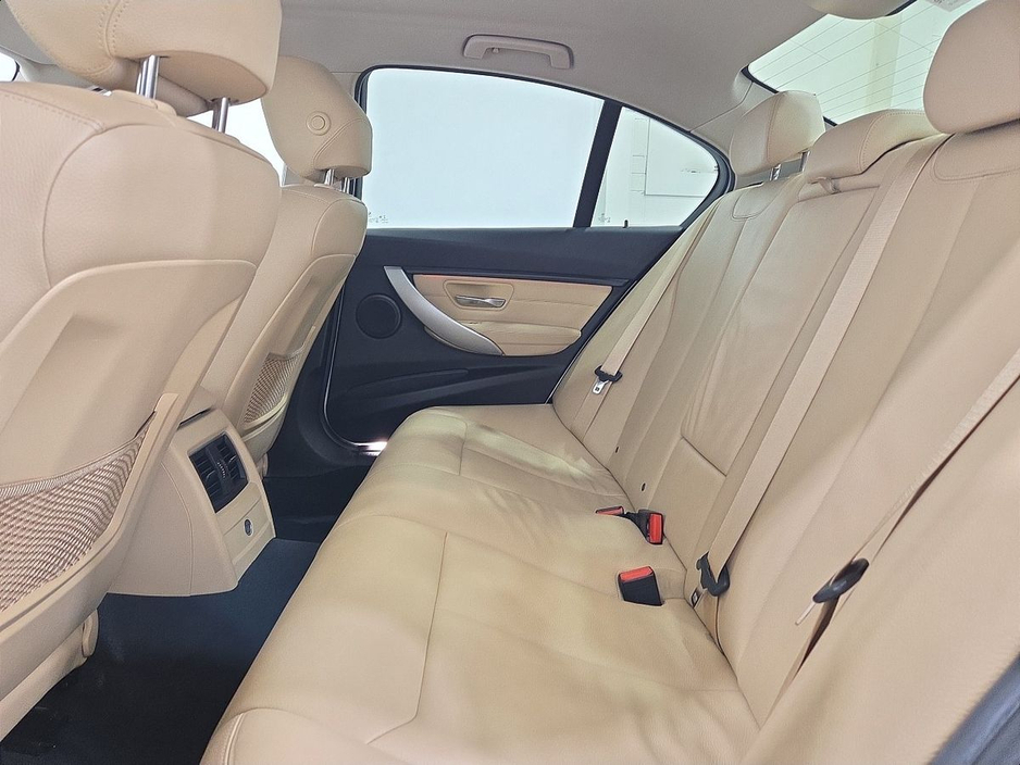 2017 BMW 3 Series 330e SE