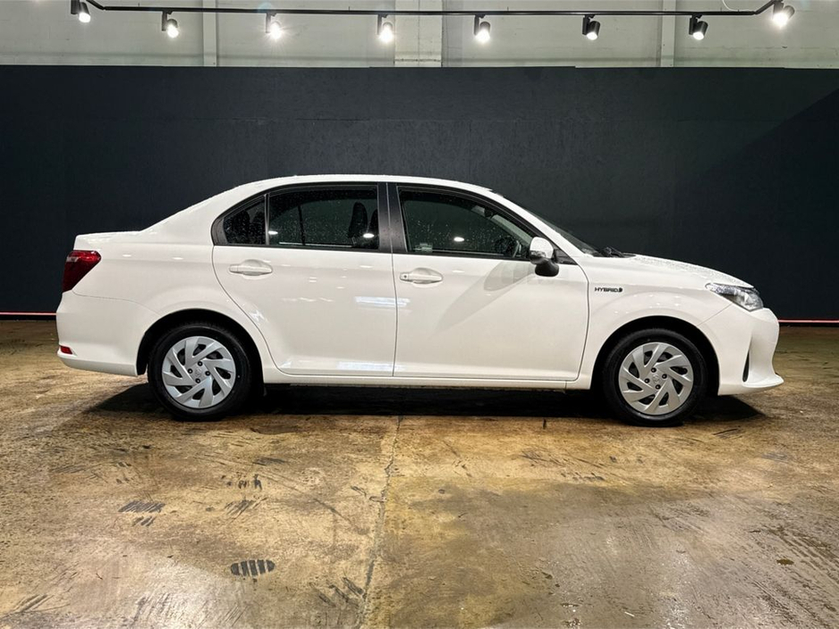 2020 Toyota Corolla - image 2