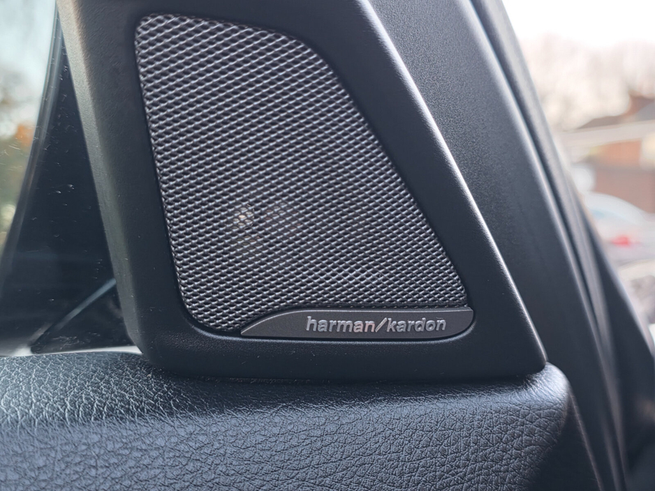 2014 BMW 5 Series - image 25