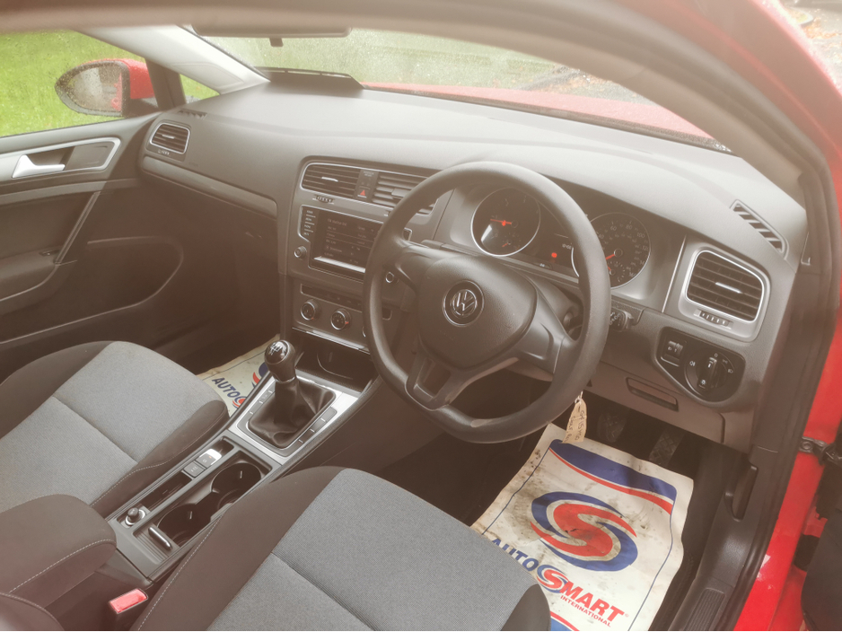 2015 Volkswagen Golf - image 16