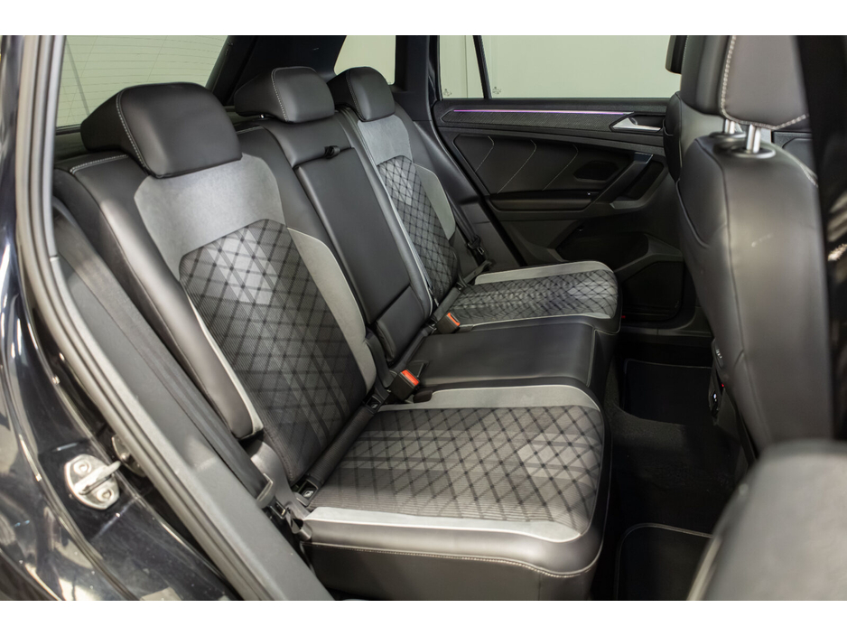 2024 Volkswagen Tiguan - image 11