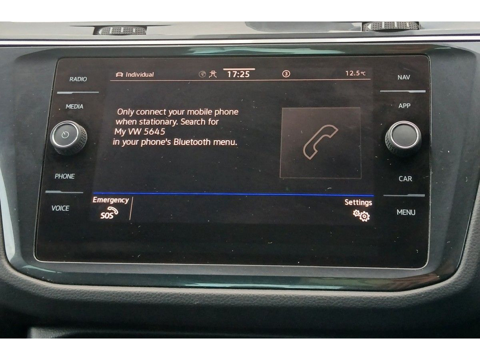 2023 Volkswagen Tiguan - image 15