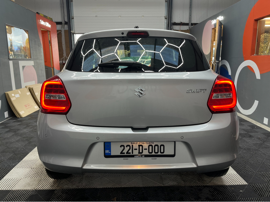 2022 Suzuki Swift - image 3