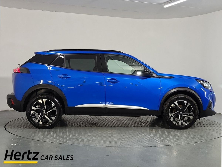 2023 Peugeot 2008 - image 2