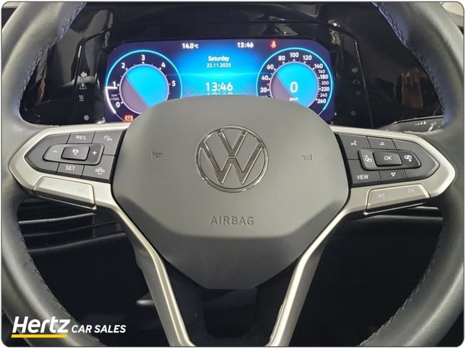 2023 Volkswagen Golf - image 17
