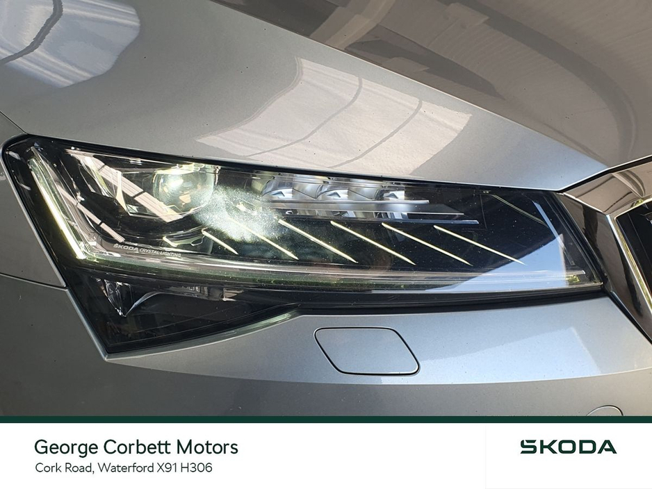 2020 Skoda Superb - image 15