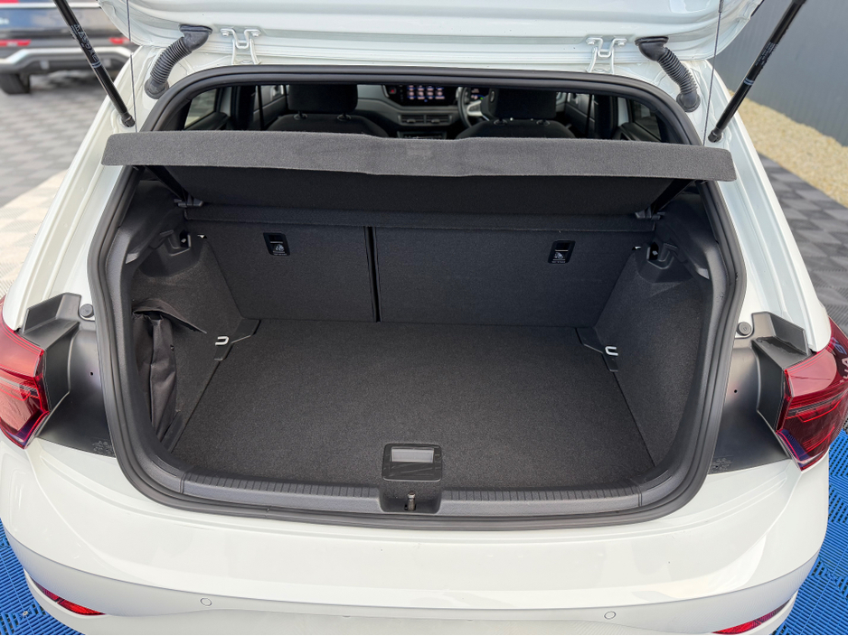 2022 Volkswagen Polo - image 29