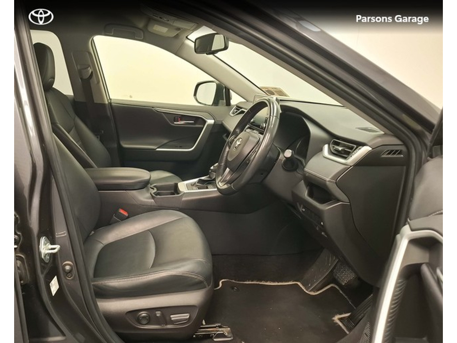 2022 Toyota Rav4 - image 8