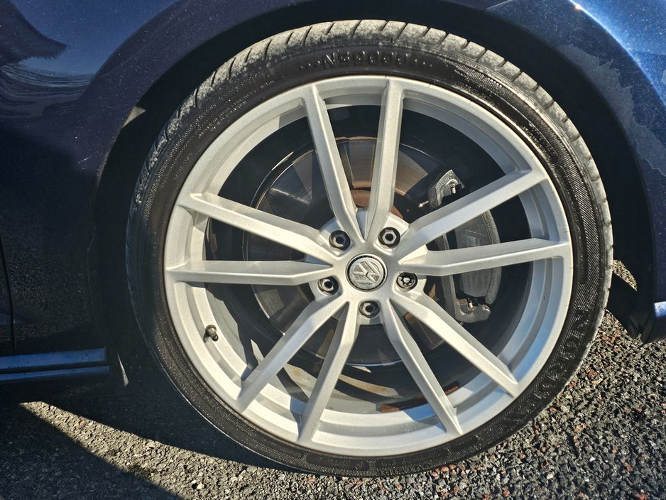 2016 Volkswagen Golf - image 41