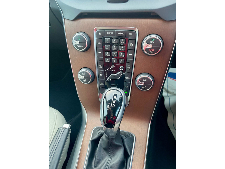 2017 Volvo V40 - image 29