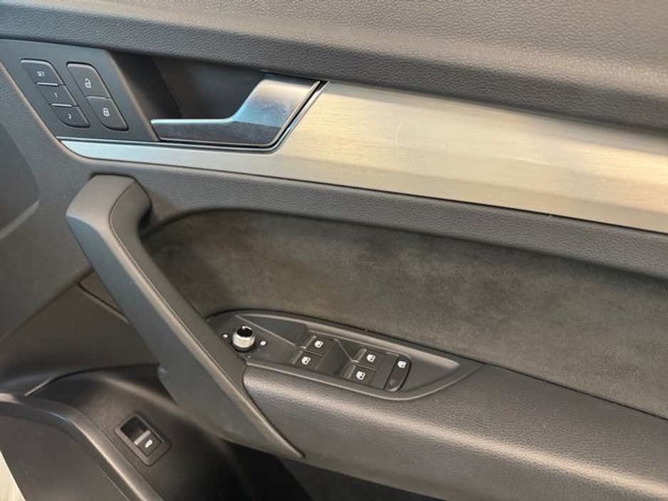 2020 Audi Q5 - image 12