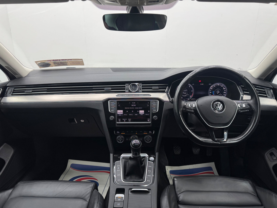 2016 Volkswagen Passat - image 9