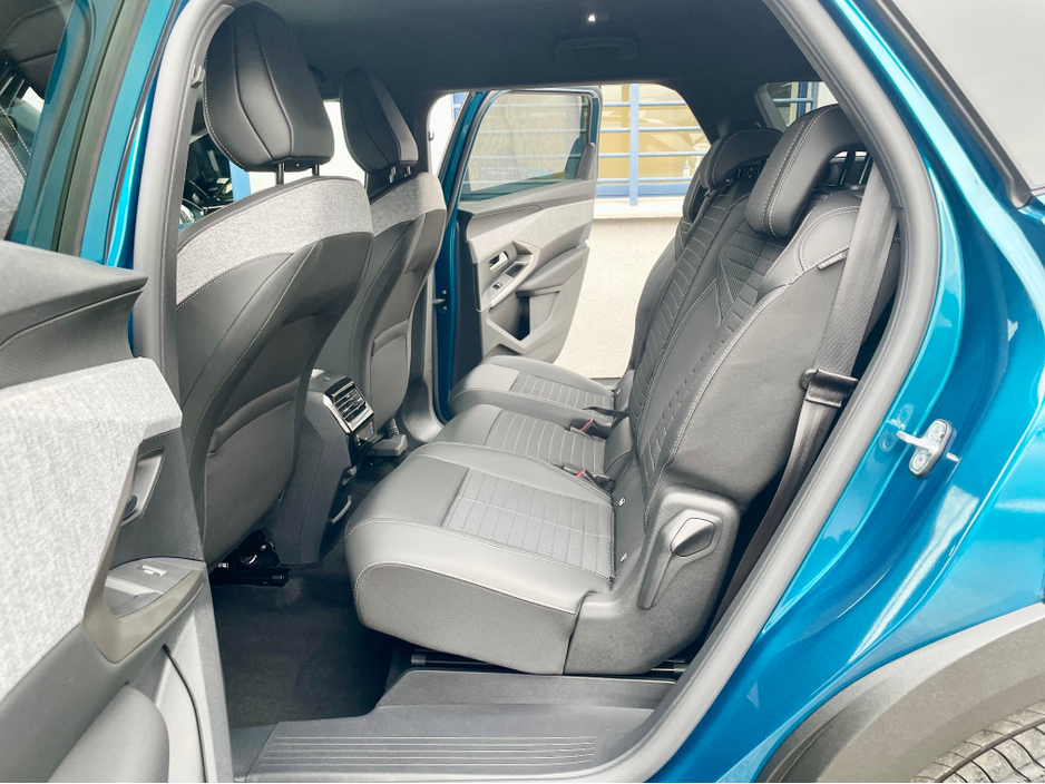 2025 Peugeot 5008 - image 36